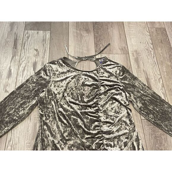 Future Collective faux crushed velvet, silver/gray long maxi dress size 2X - Picture 9 of 12